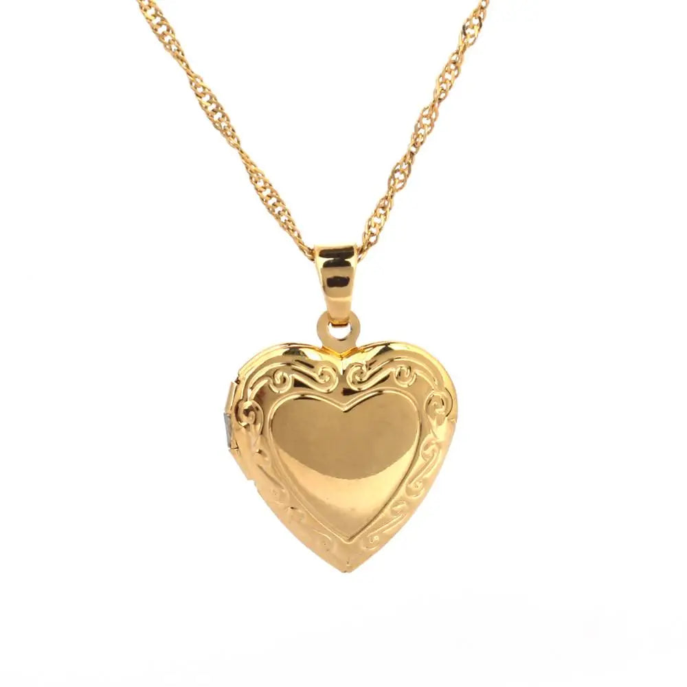 ❤️Collar Corazón Dorado con Relicario – Un Recuerdo Eterno